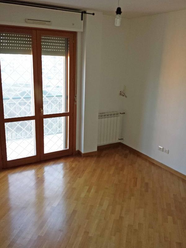 Appartamento Viale Avignone  - foto 3