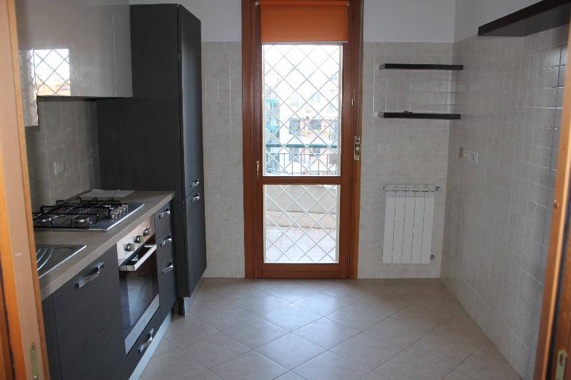 Appartamento Viale Avignone  - foto 6