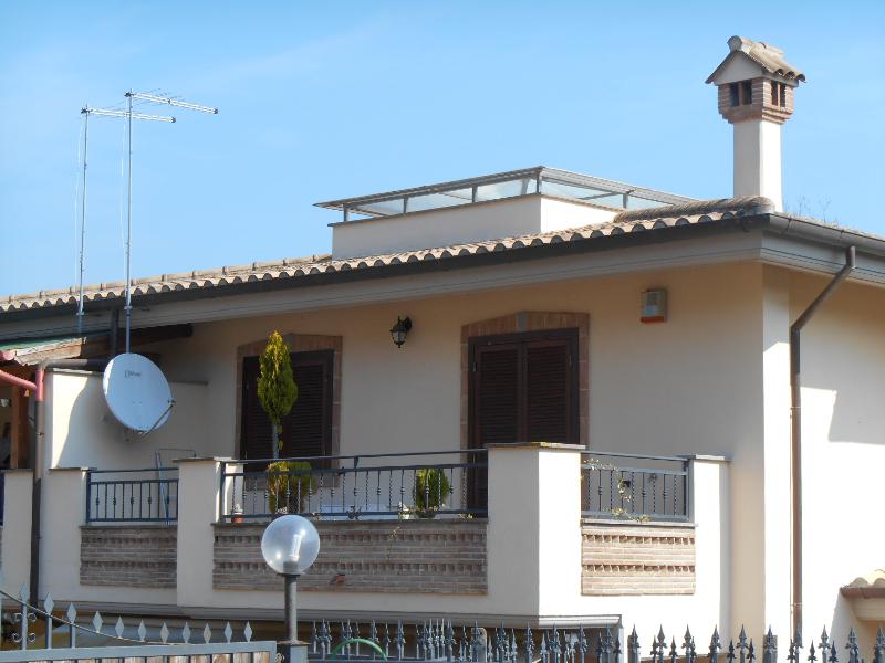 Villetta a schiera aranova  loading=