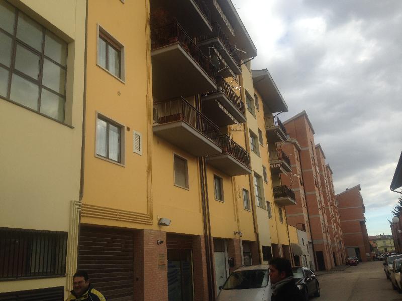 Locale commerciale Via Stati Uniti n 6, L'Aquila