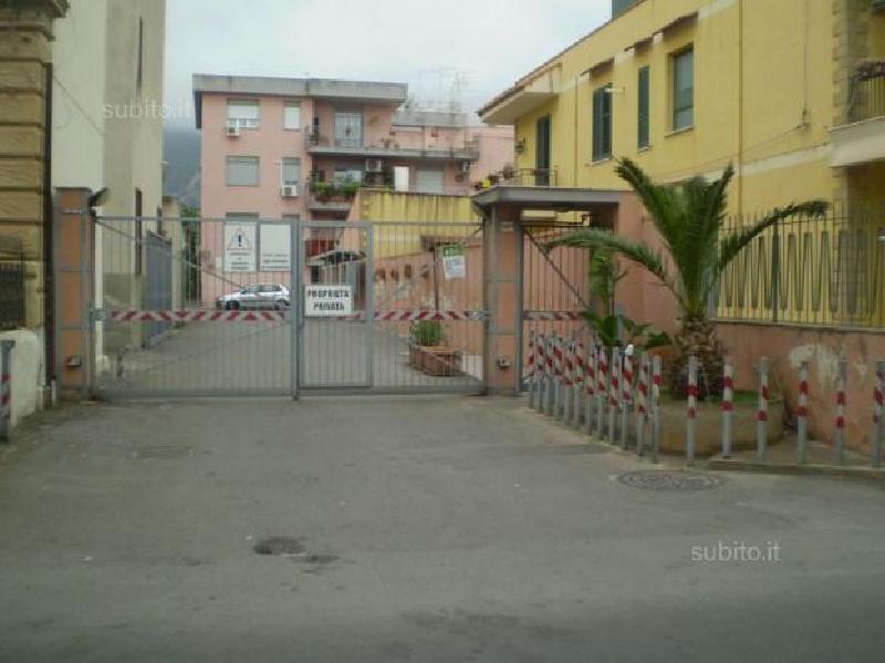 Appartamento corso dei mille  loading=