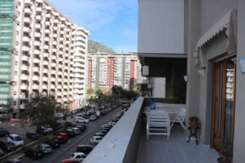 Appartamento via Emilia, Palermo