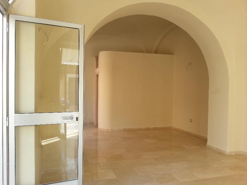 Locale commerciale Via Pietro Scrocco 13, Foggia
