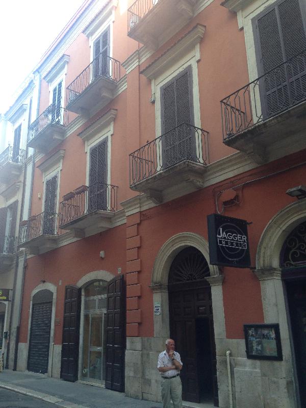 Appartamento Via Roberto da Bari 156  loading=