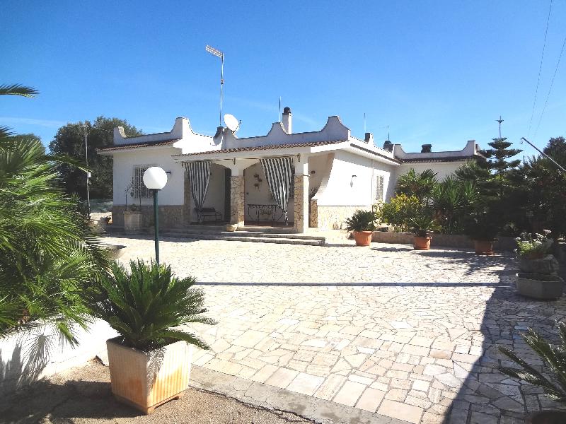 Villa C.da Campi, San Vito dei Normanni