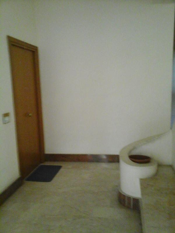 Appartamento VIA GIULIO CESARE  loading=