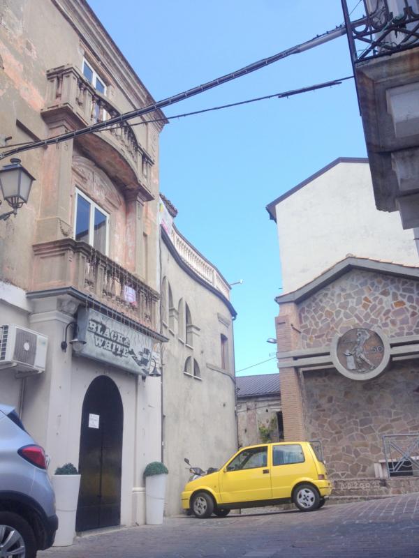 Palazzo / Stabile Via Umberto 1  - foto 2