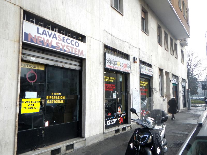 Negozio Piazza Pompeo Castelli 8  - foto 2