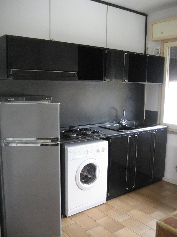 Appartamento via archimede  loading=
