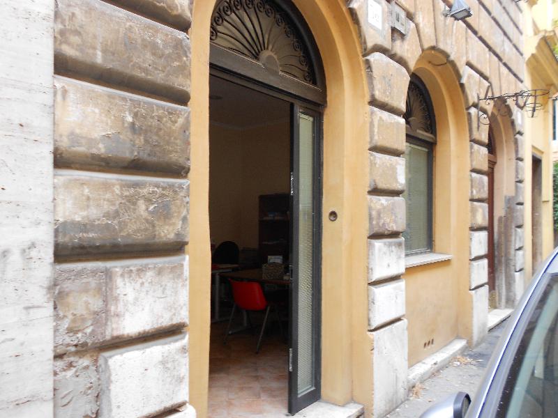 Locale commerciale VIA ANGELO BRUNETTI 36  loading=
