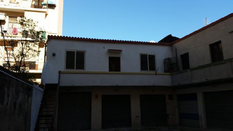 Appartamento via Donizetti  loading=