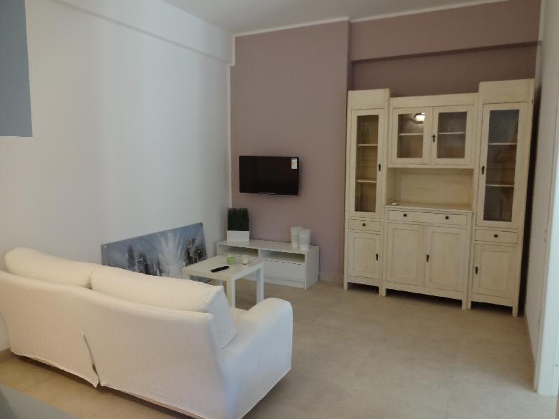 Appartamento VIA SERRI 