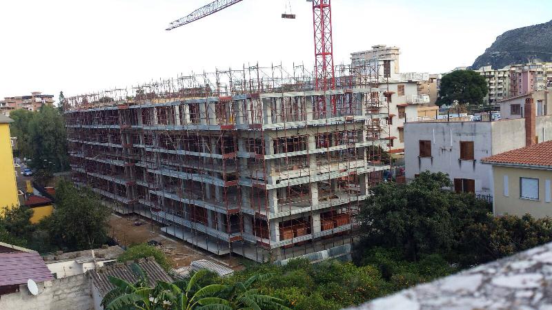 Appartamento via del capricorno  loading=