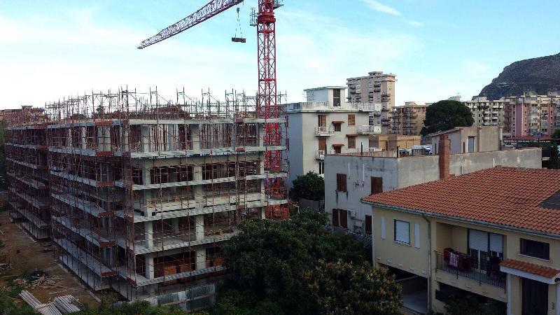 Appartamento via del capricorno  loading=