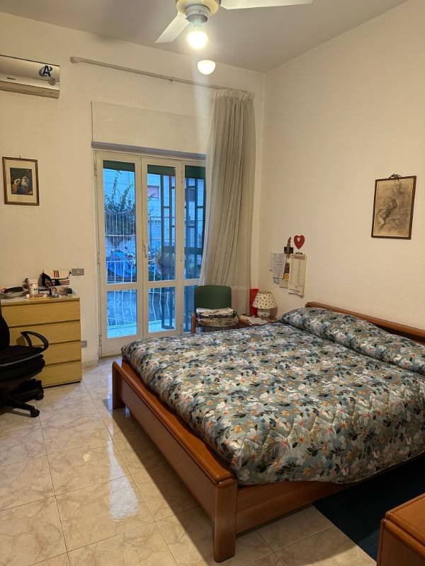 Appartamento in Vendita a Napoli Via Girolamo Santacroce, 80129 Napoli NA, Italia
