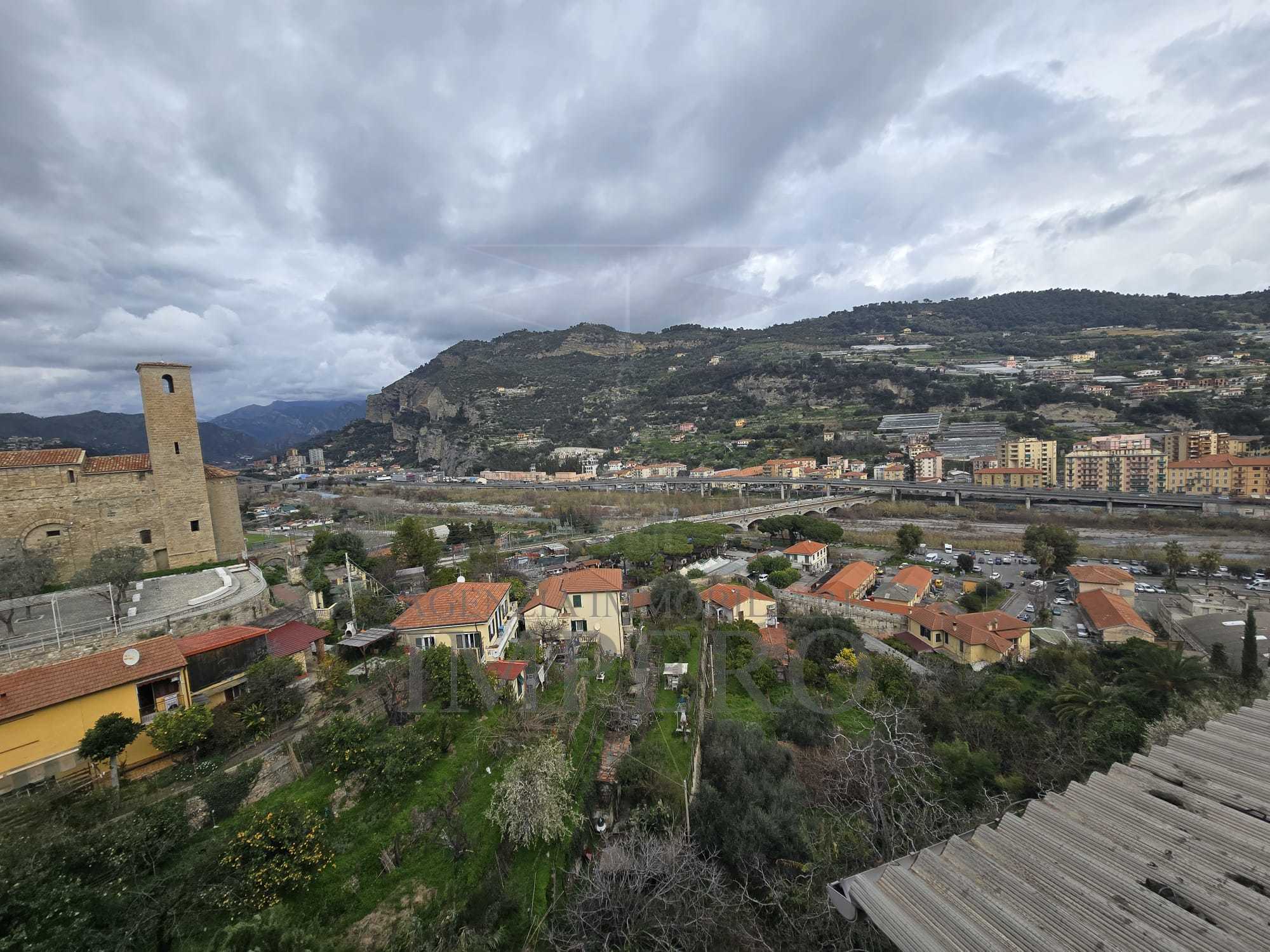 Appartamento in Vendita a Ventimiglia Via Piemonte