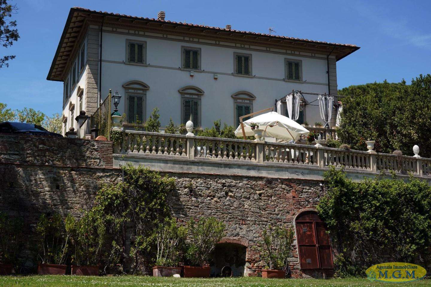 Villa in Vendita a Casciana Terme Lari Via del Commercio,
