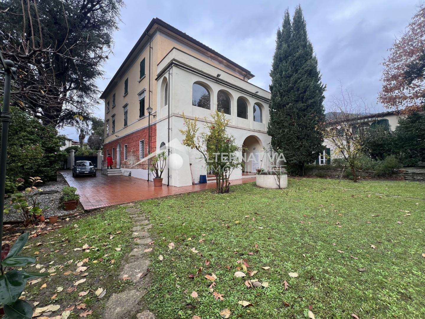 Villa in Vendita a Calci Via Castellana,