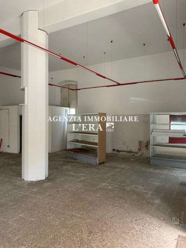 Locale commerciale in Affitto a Pontedera Pontedera