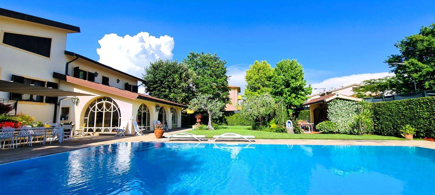 Villa in Vendita a Crespina Lorenzana Via Palmiro Togliatti,