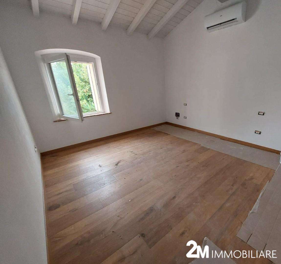 intera palazzina in vendita a San Giuliano Terme in zona Arena-Metato