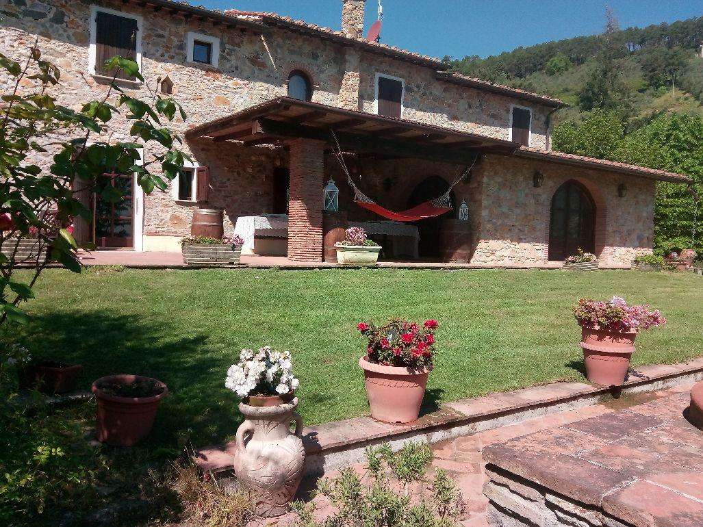 casa indipendente in vendita a Buti