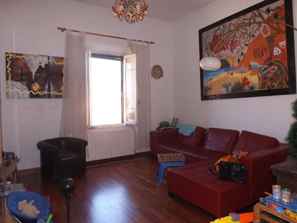 Appartamento in Vendita a Cascina Via Giovanni Pascoli,