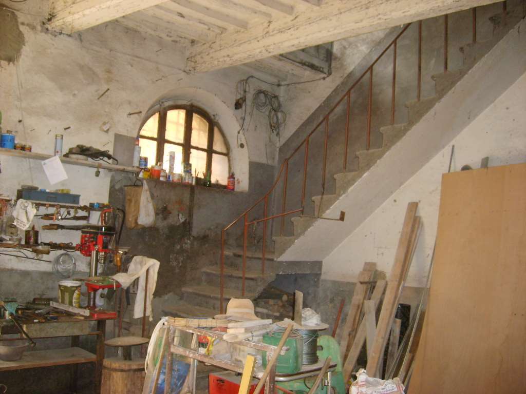 Magazzino - Deposito, Buti