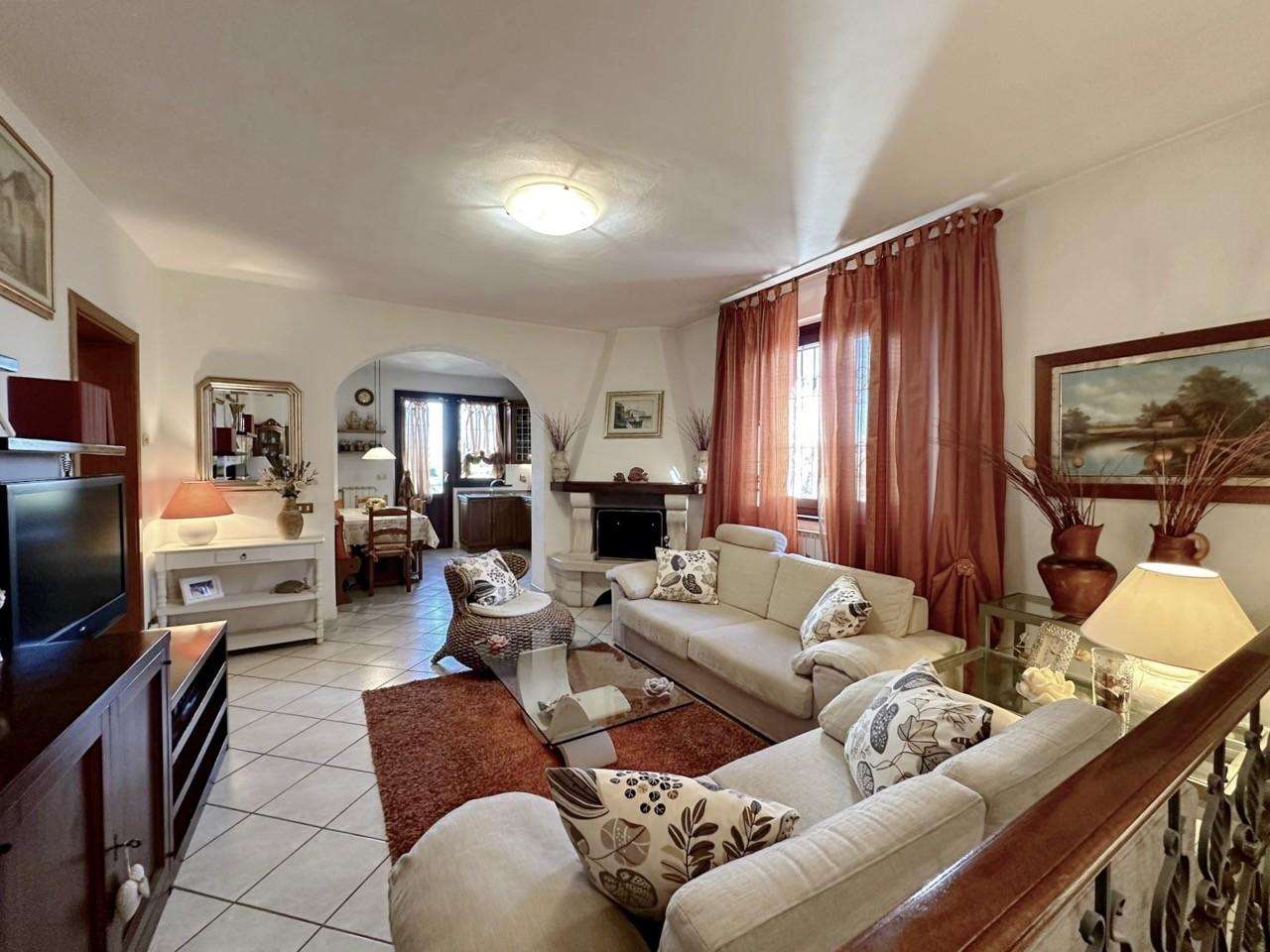 Casa Bi - Trifamiliare in Vendita a Pisa Via delle Lenze, 56122