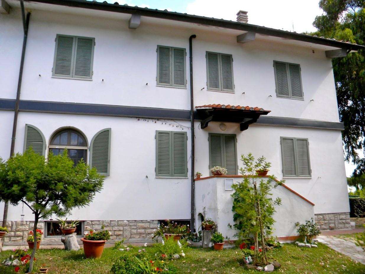 Appartamento in Vendita a Pisa Lungarno Gabriele D 'Annunzio,