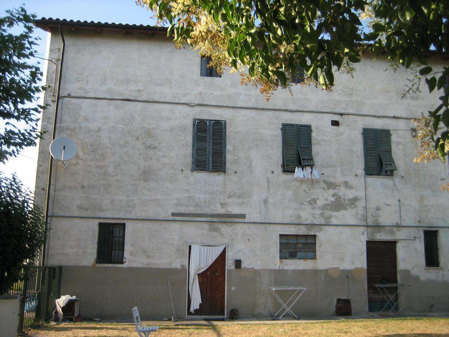 intera palazzina in vendita a San Giuliano Terme in zona Gello