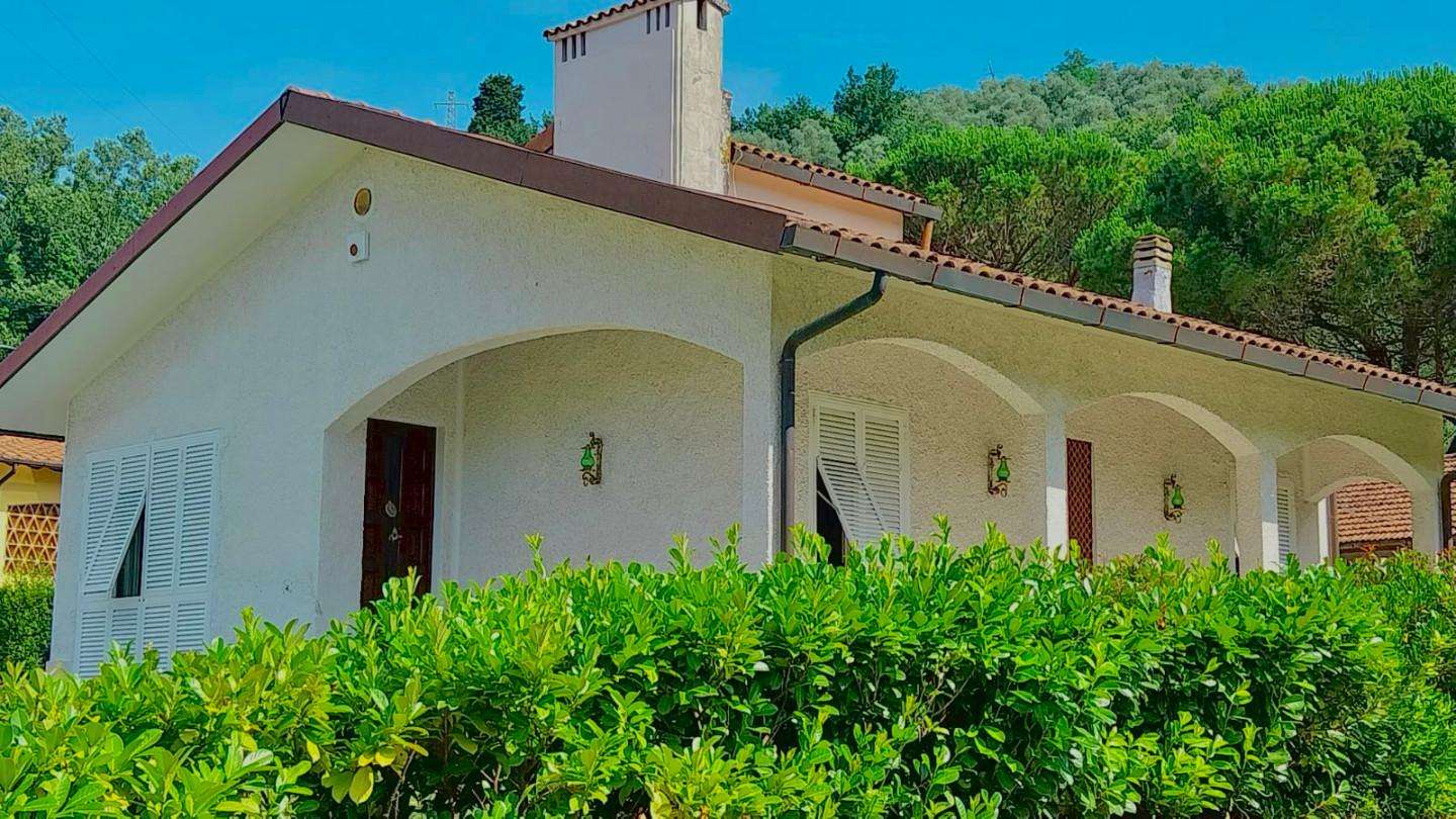 casa indipendente in vendita a San Giuliano Terme in zona Molina di Quosa