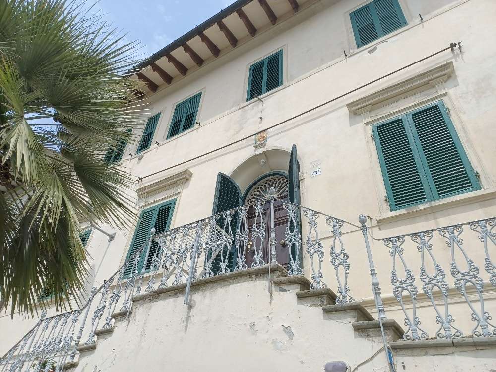 Porzione di casa in Vendita a Pisa Livornese
