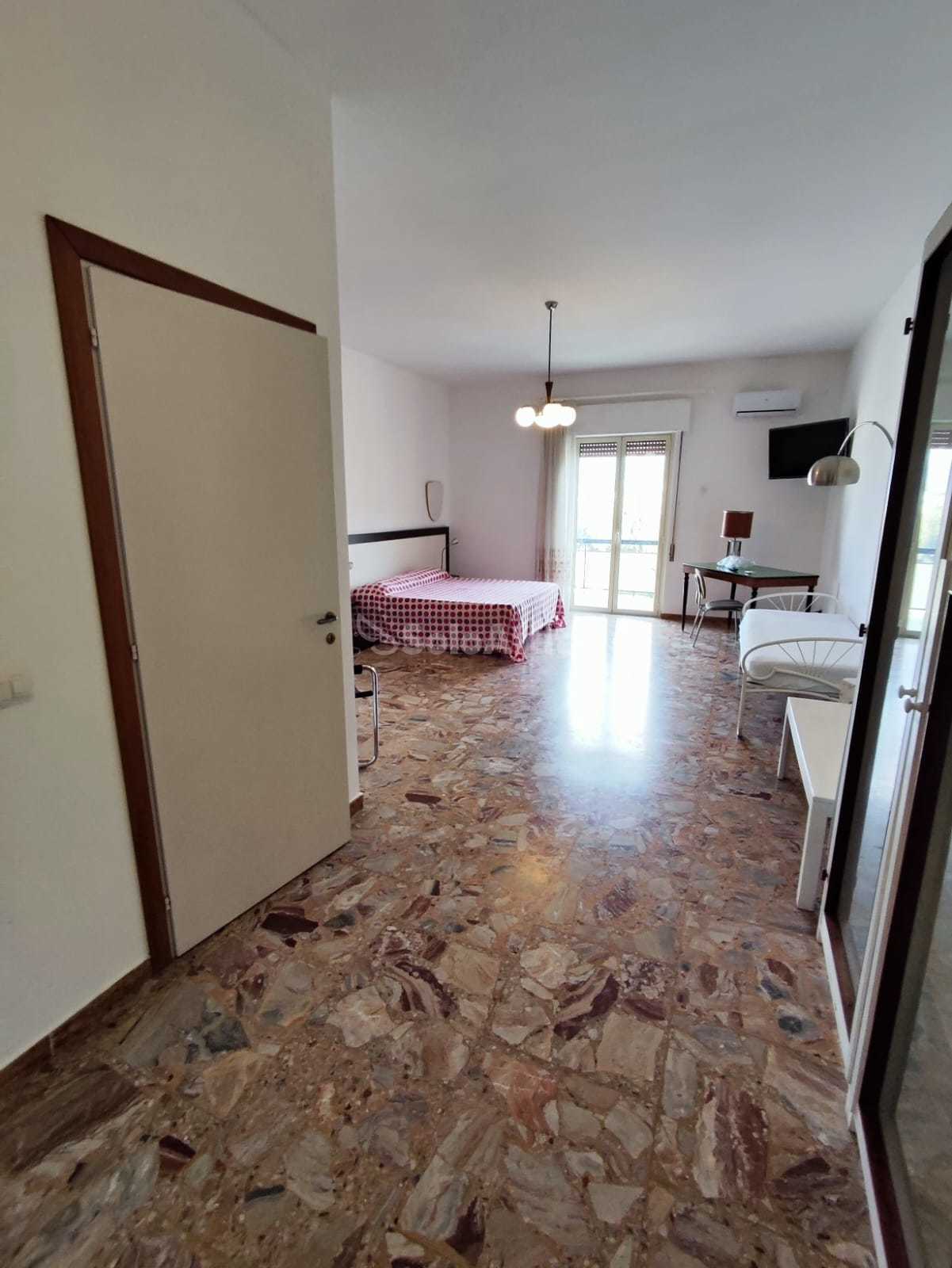 Appartamento in Affitto a Reggio di Calabria Via Cardinale Portanova