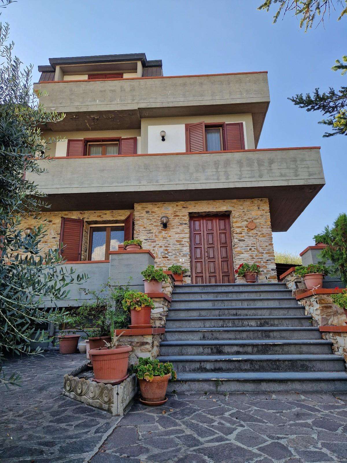 Villa in Vendita a Casciana Terme Lari Perignano PI,