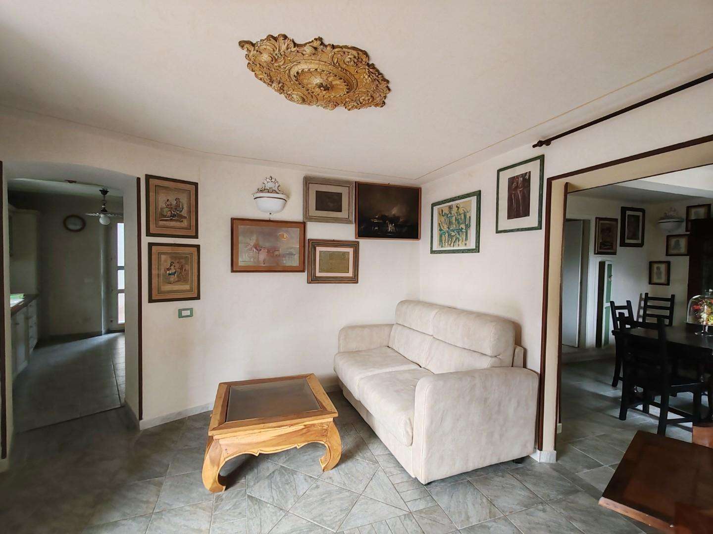appartamento in vendita a Massa in zona Centro Storico