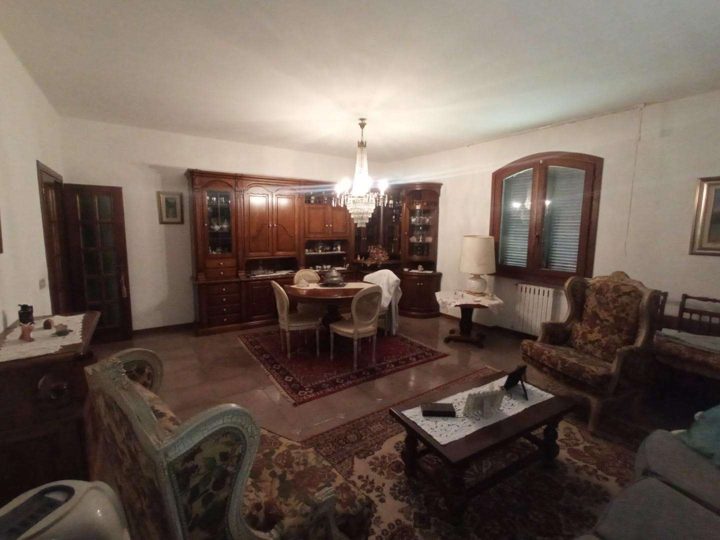 Villa in Vendita a Montopoli in Val d'Arno Capanne,