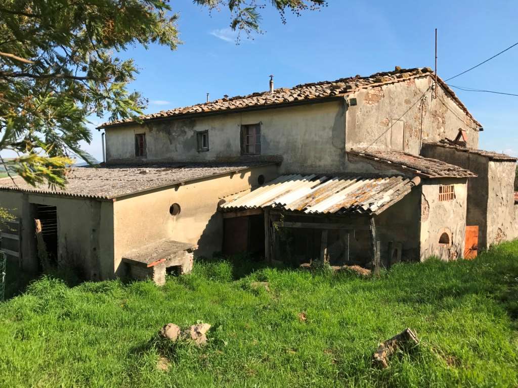 Casale in Vendita a Montecatini Val di Cecina