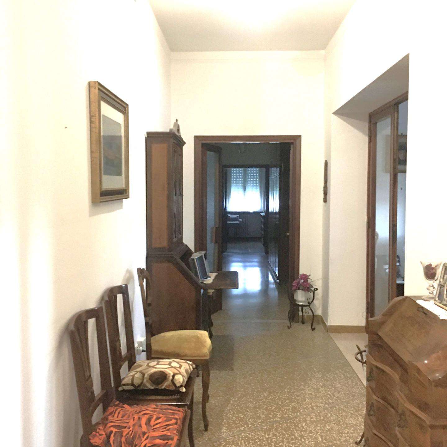 Appartamento in Vendita a Livorno Piazza Attias,