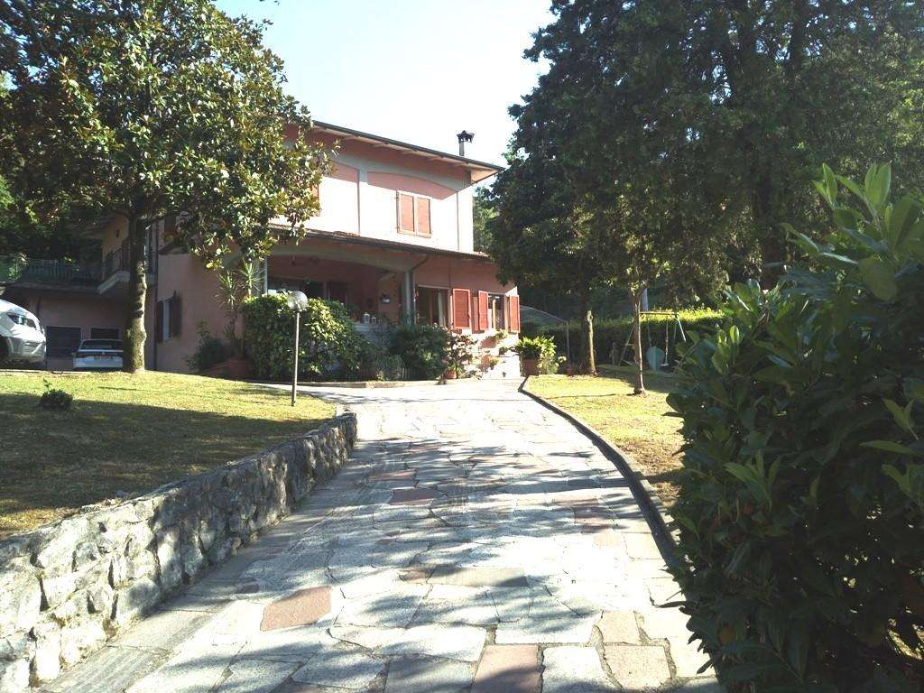 Appartamento in Vendita a Carrara Via Donatello, 1