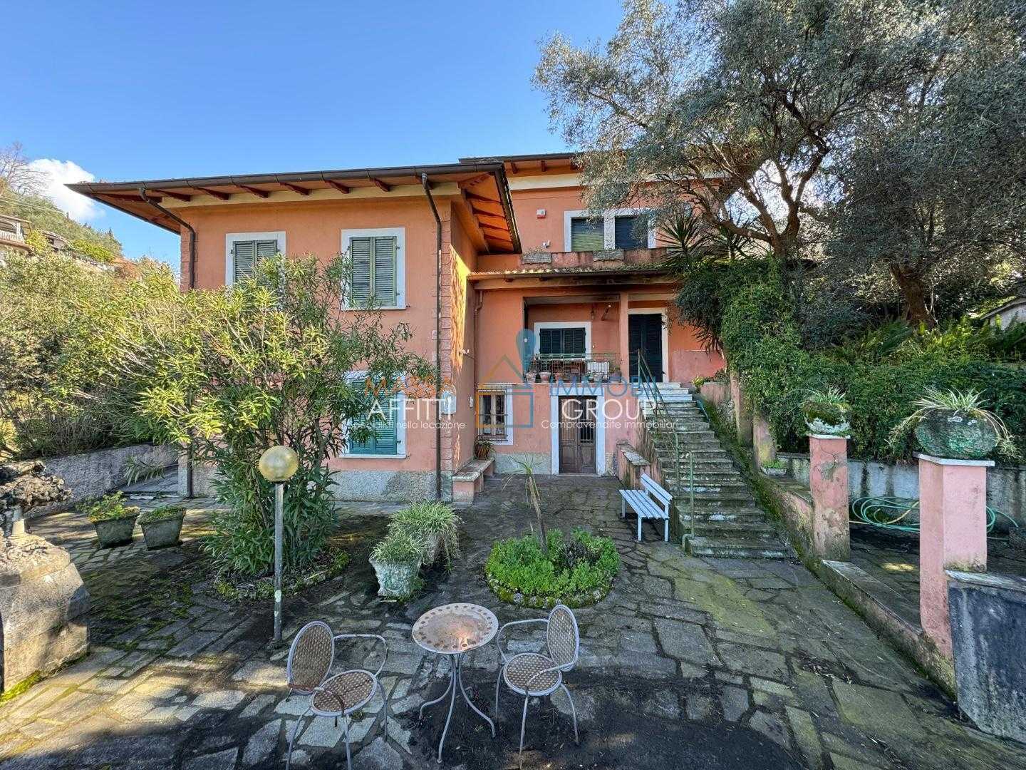 Casa indipendente Via Porta Quaranta, Massa