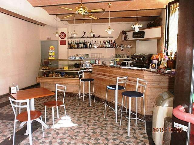 Attività  commerciale, Pontedera