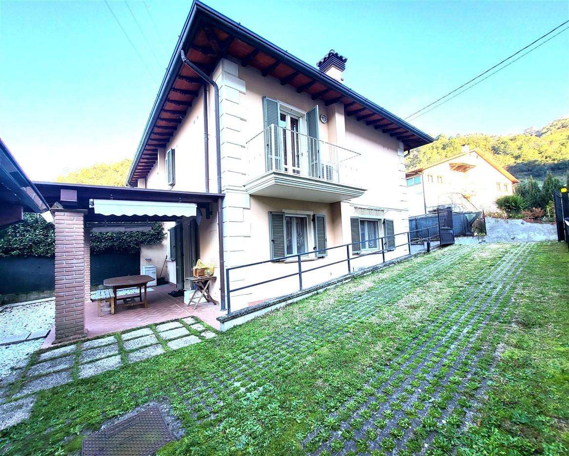 Casa Bi - Trifamiliare in Vendita a Montignoso Via Bottaccio,
