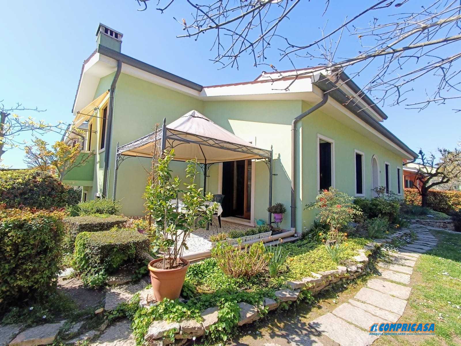 Casa Bi - Trifamiliare in Vendita a Montagnana