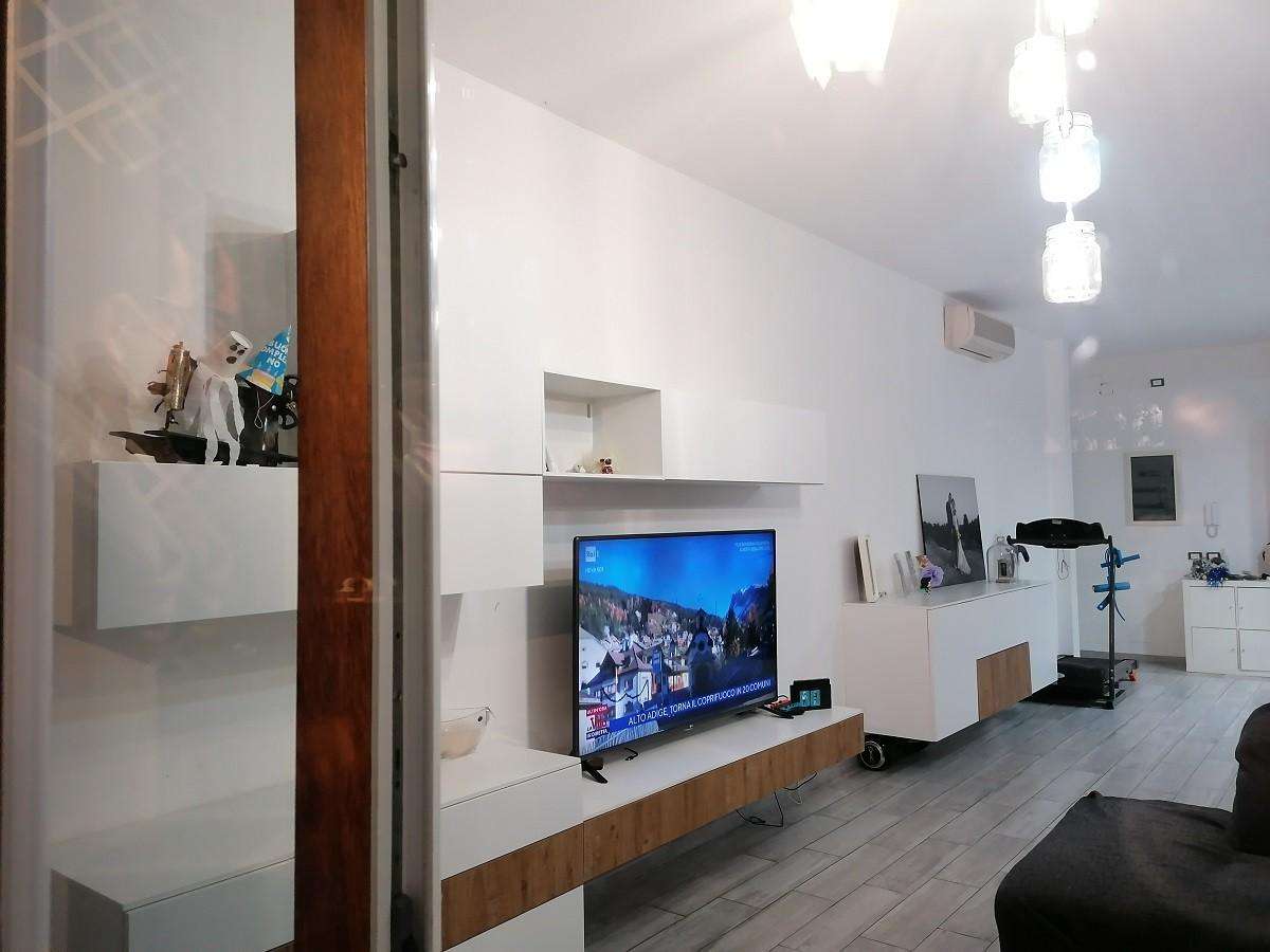 Appartamento in Vendita a Carrara Via Giovanni Pascoli,