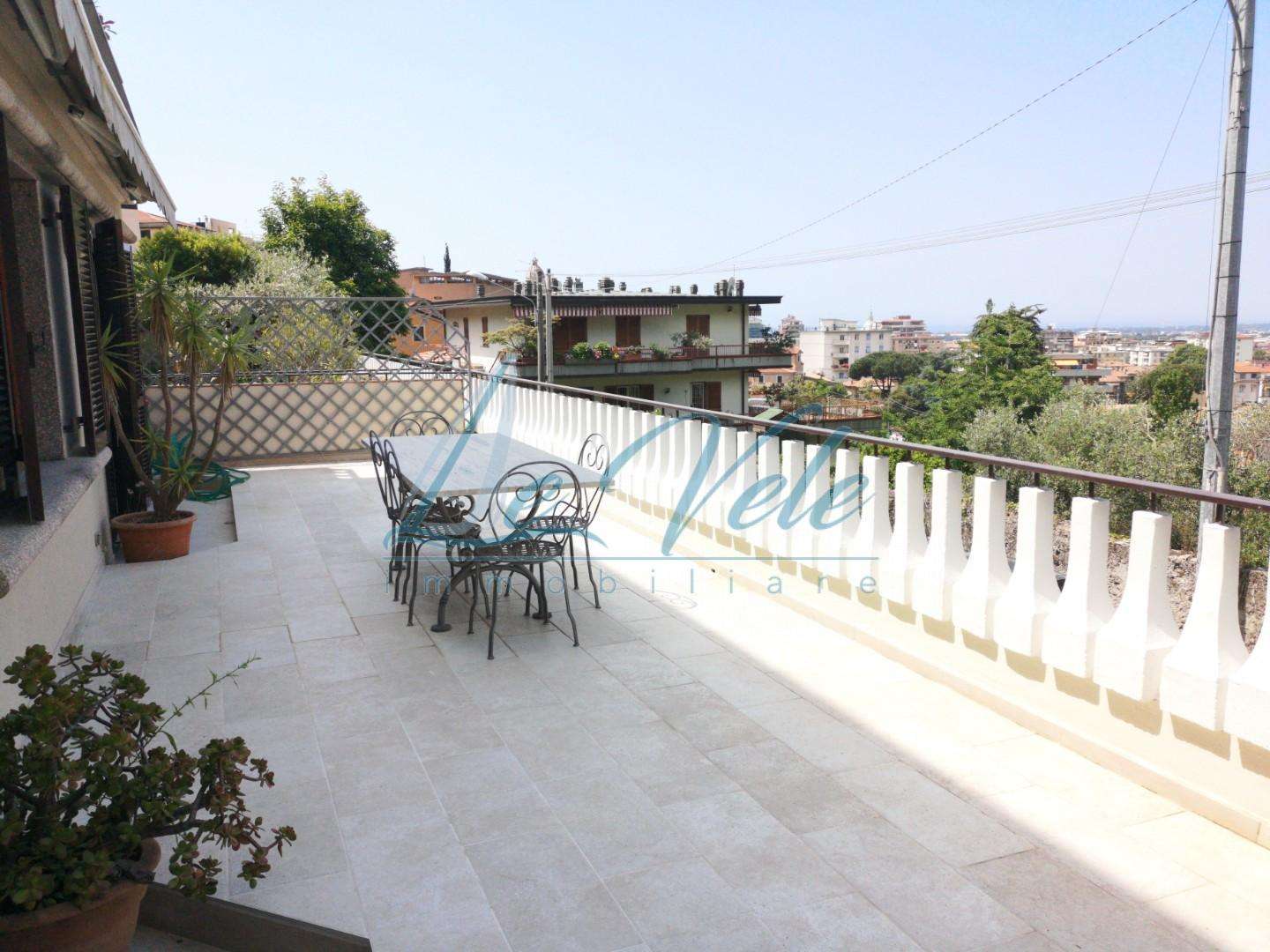 Appartamento Via dei Colli,  17, Massa