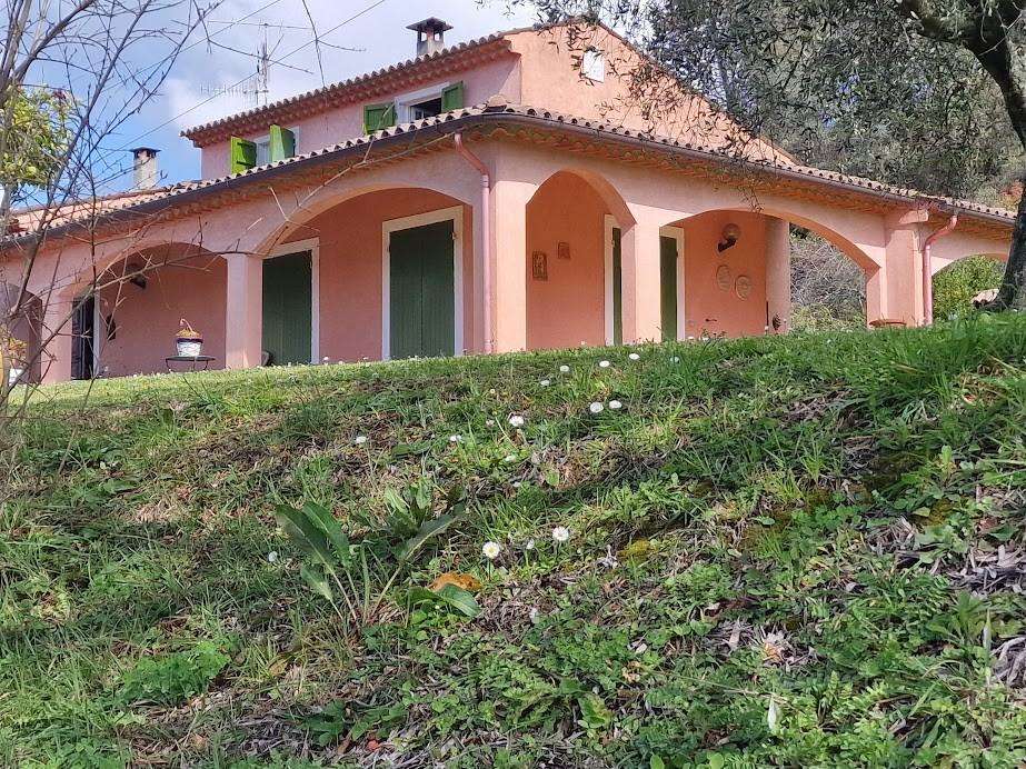 Villa in Vendita a Sarzana Falcinello SP,