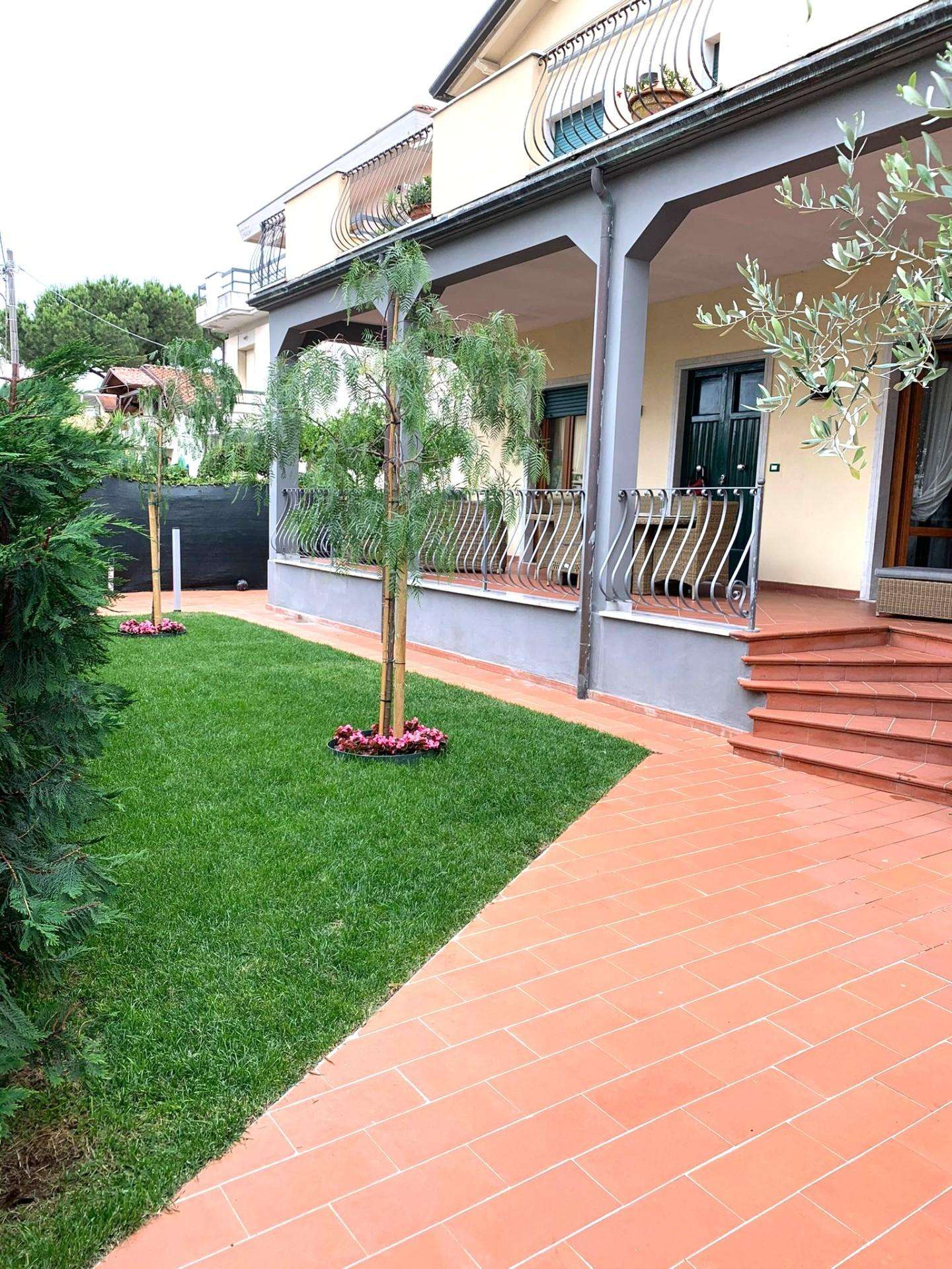 Villa in Vendita a Massa Piazza Francesco Betti, 15