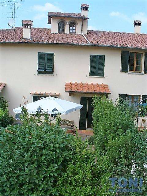 casa indipendente in vendita a Vinci in zona San Donato