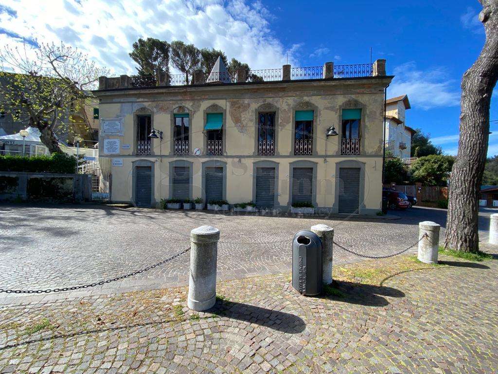 Casa Bi - Trifamiliare in Vendita a Livorno